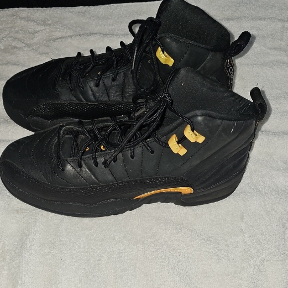 Jordan Black and Gold Kids RETRO 12 - Picture 1 of 6